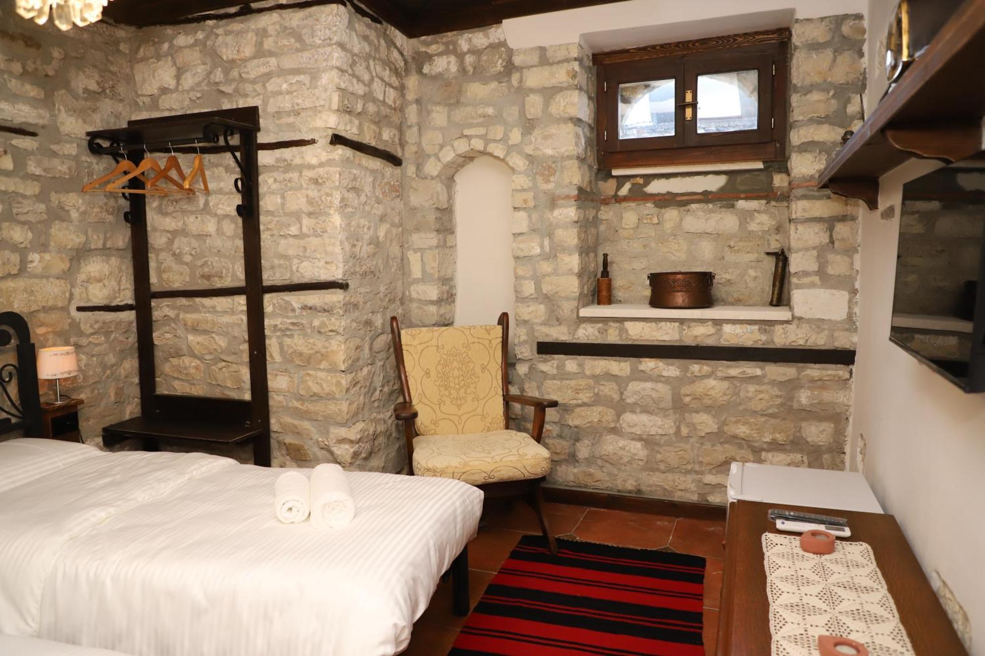 Vila Art Berat Castle Exterior photo